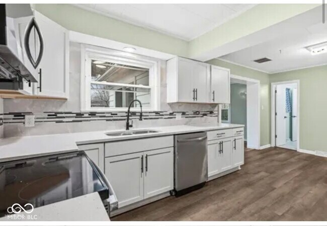 Building Photo - 5215 Southdale Dr