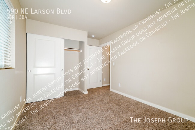 Building Photo - 590 NE Larson Blvd