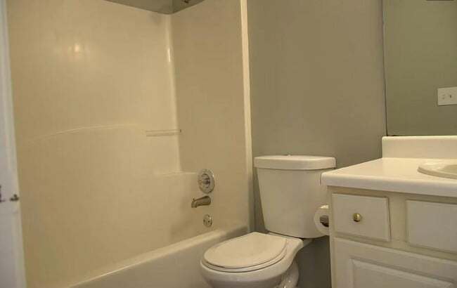 Building Photo - 3225 Ennfield Ln NW