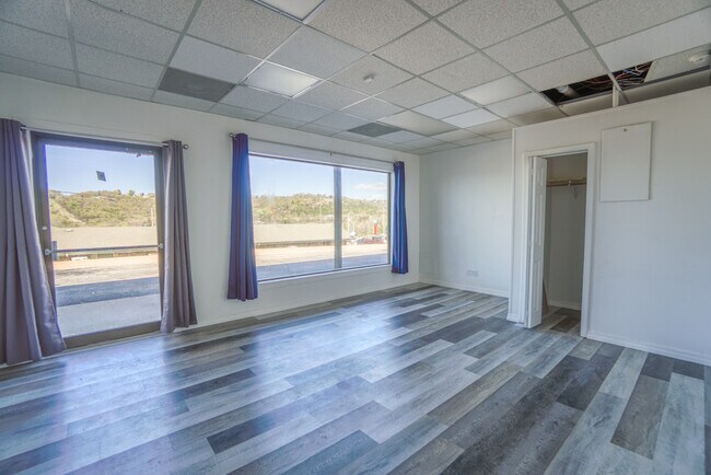 Building Photo - 4 Fisher Creek Dr