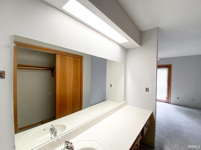 Building Photo - 2344 E Winding Brook Cir