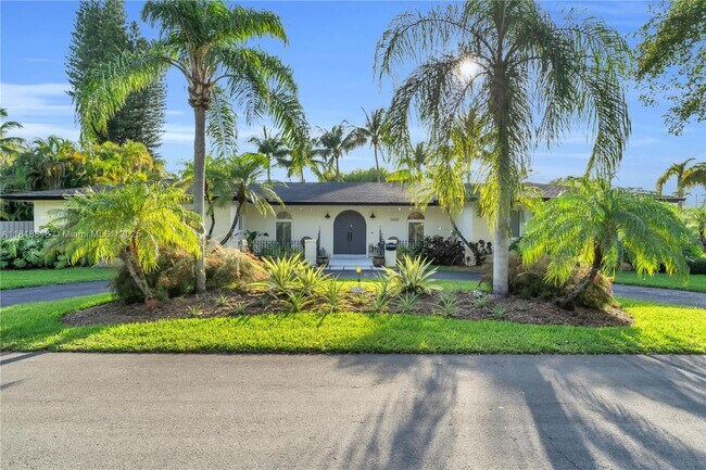 Building Photo - 12600 SW 70th Ave