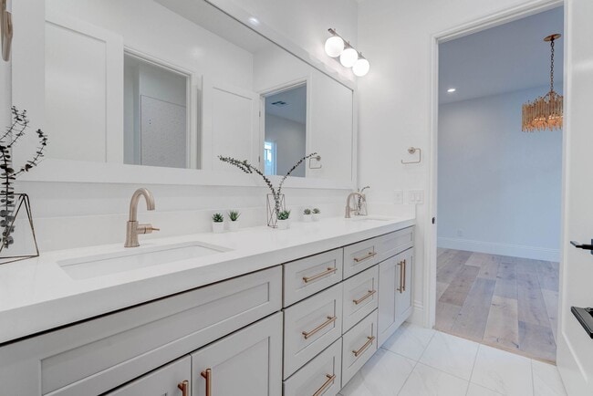 Building Photo - 756 Bruce Moorland St