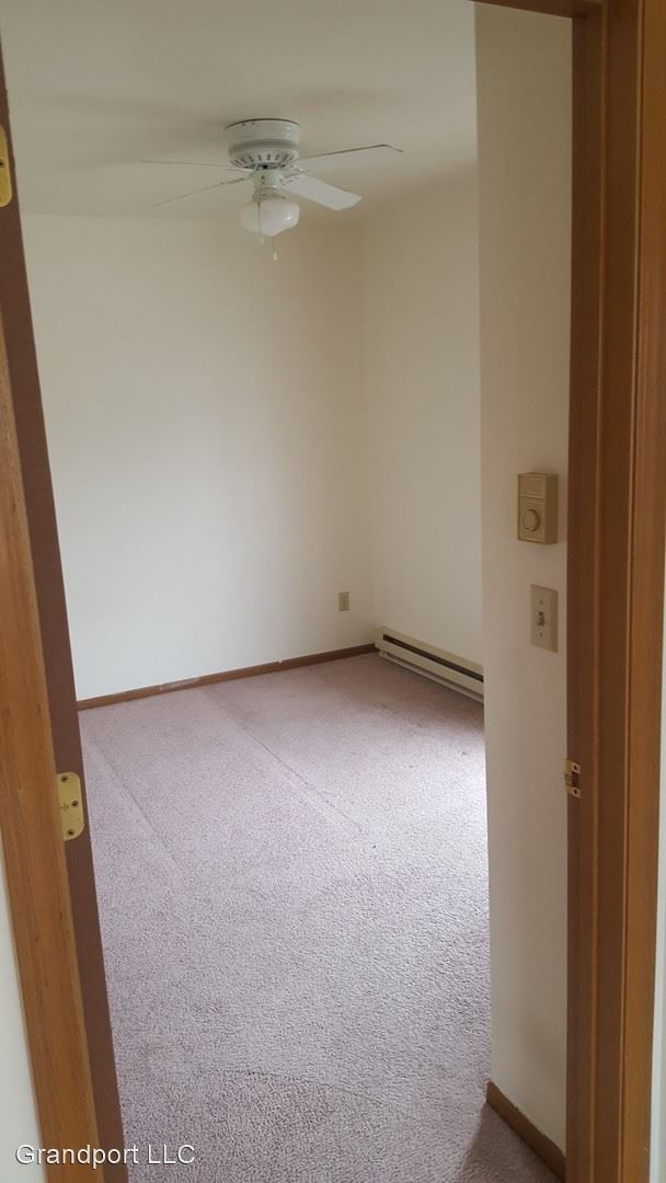 Building Photo - 465-473 W Grand Ave