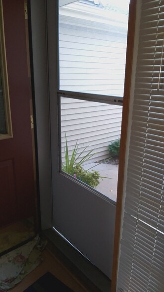 Building Photo - 2187 Cool Stream Cir