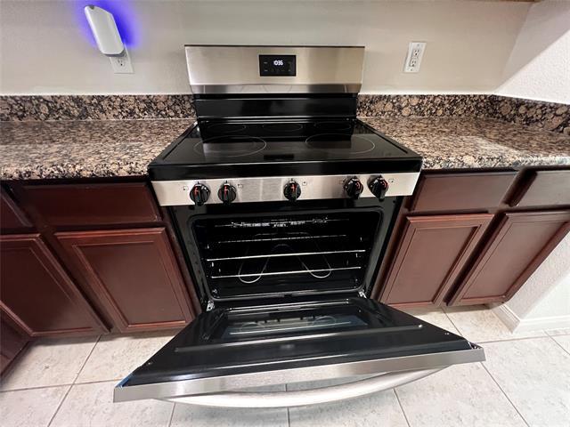 Building Photo - 208 Cottonwood Dr