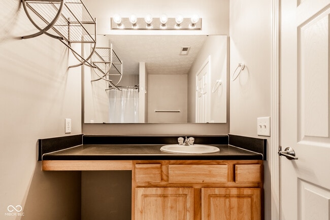 Building Photo - 2525 Central Ave