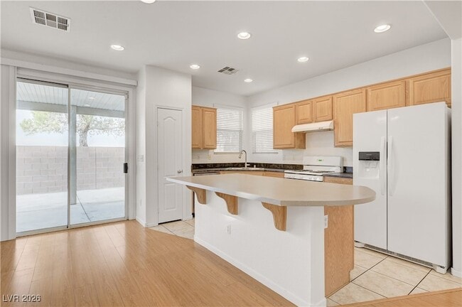 Building Photo - 9260 Pembrook Falls Ave