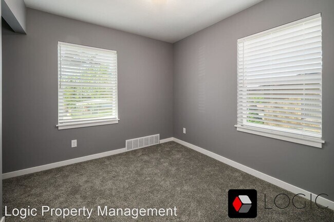 Building Photo - 4 br, 2 bath House - 4050 Porter Ave.