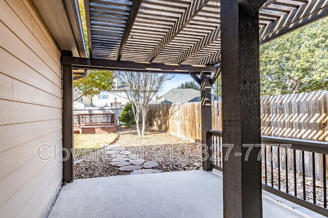 Building Photo - 8439 Painted Wagon