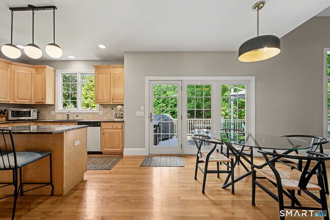 Building Photo - 1 Silvermine Rdg