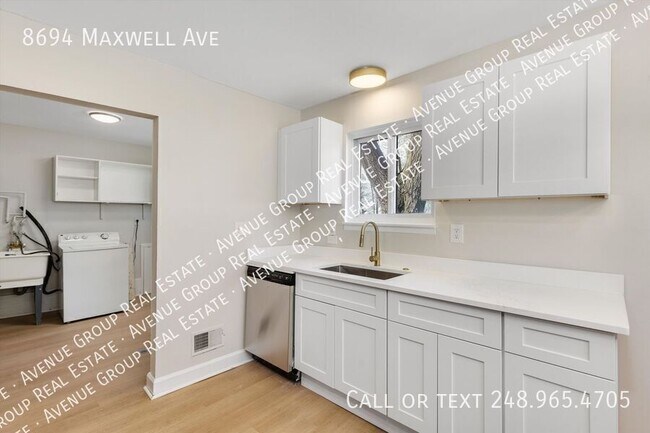 Building Photo - 8694 Maxwell Ave