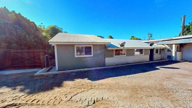 Building Photo - 3 Bedroom, 3 Bathroom Live Oak Canyon Home...