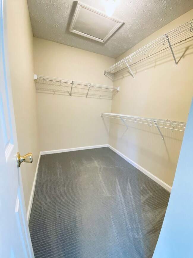 Building Photo - 2484 O'Hara Dr