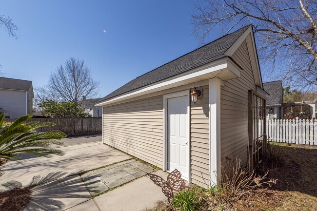Building Photo - 3 Bedroom 3 Bath Single Family Home in Bridges of Summerville - Summerville