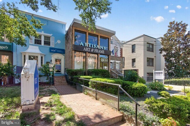 Building Photo - 4929 MacArthur Blvd NW