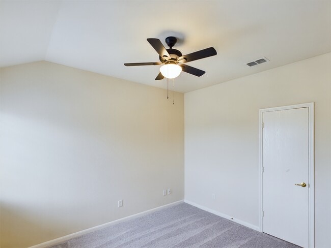 Building Photo - 15123 Meredith Ln