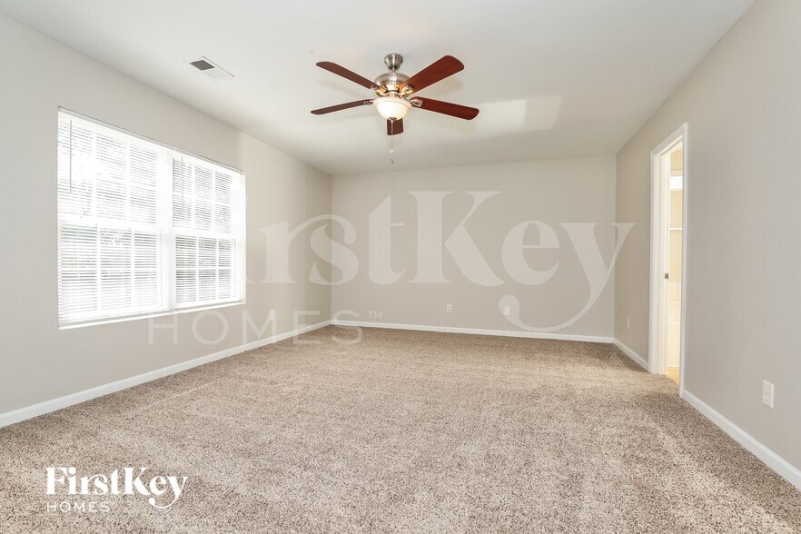 Building Photo - 1531 Pecan Ln
