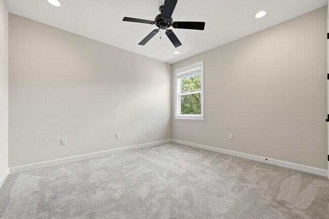 Building Photo - 4256 Skipjack Cove