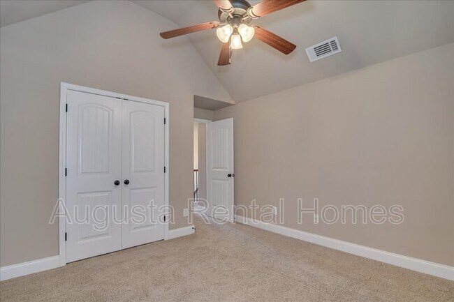 Building Photo - 3814 Berkshire Way