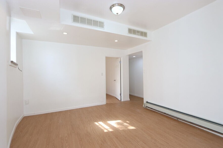 Primary Photo - 375 56th St