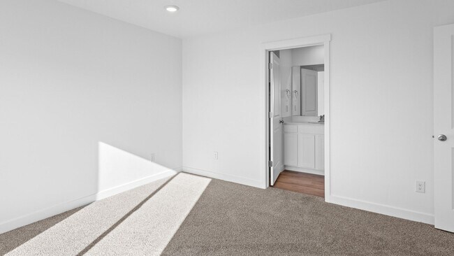 Building Photo - Brand-New Modern Townhome with Stunning Views!