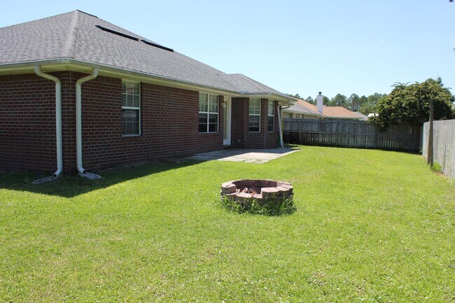 Building Photo - 2467 Heritage Cir