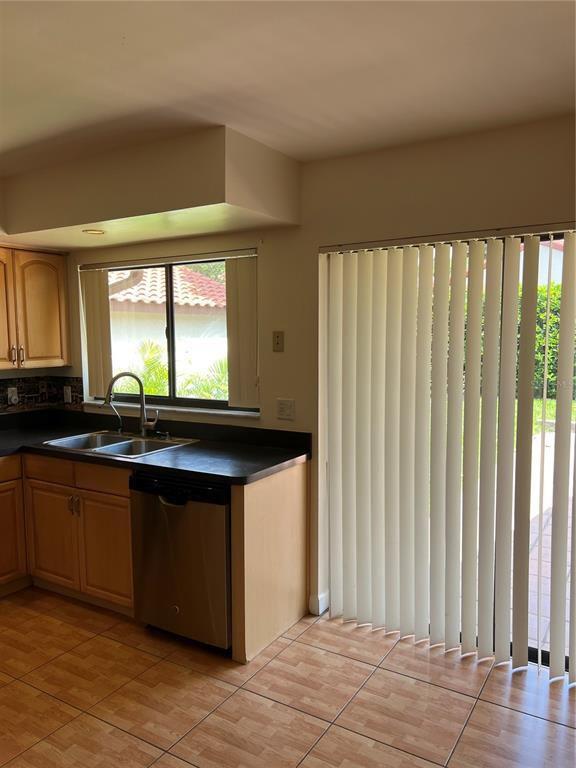 Building Photo - 8203 Saragoza Ct