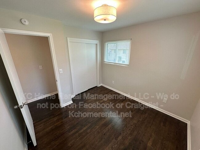 Building Photo - 5012 Powell Ave