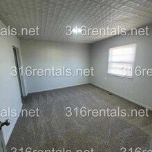 Building Photo - $875 - 2 bed 1 bath - Single Family Home