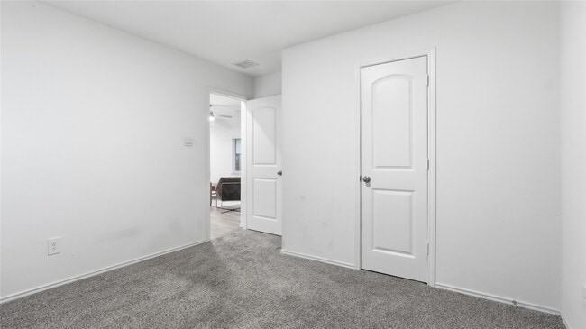 Building Photo - 22243 Florence Spgs Dr