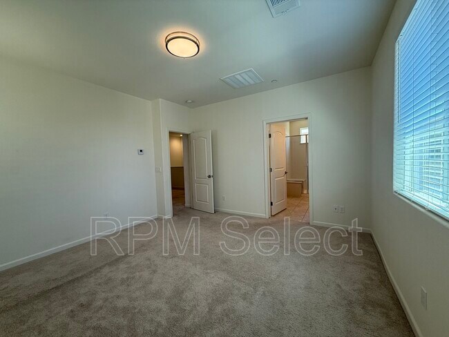 Building Photo - 3654 el Dala Ln
