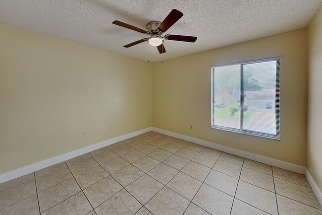 Building Photo - 479 Prestwick Pl
