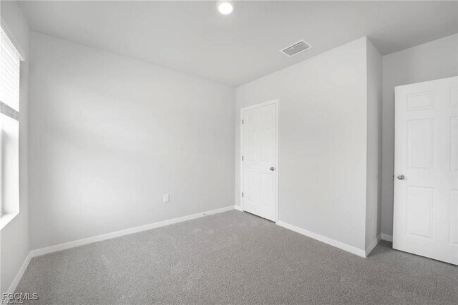 Building Photo - 1705 NW 31st Pl