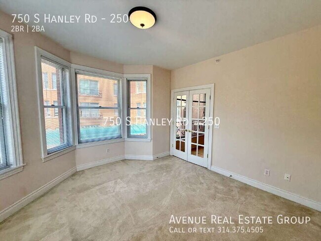 Building Photo - 750 S Hanley Rd