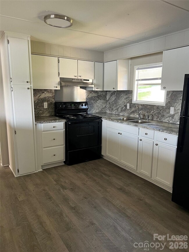Building Photo - 6950 Ingleside Dr