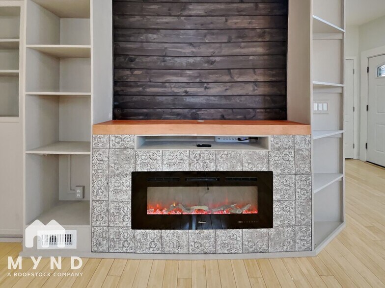 Building Photo - 3817 Clay St