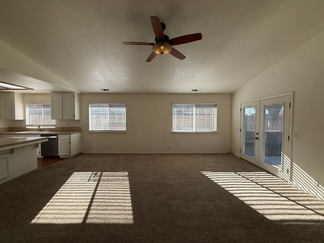 Building Photo - Rolling Hills Single Story Home Includes All Basic Utilities