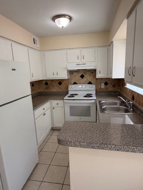 Building Photo - 671 Central Ave