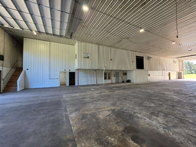 Building Photo - 24.2 Acres – Industrial Warehouse, Residential Or Office Space, Pole Shed & Recreational Land