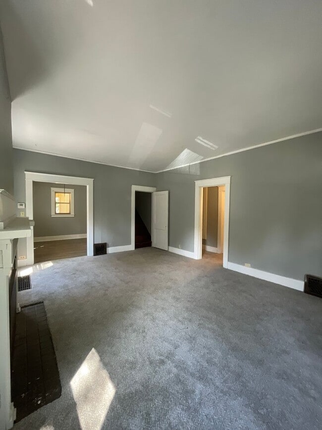 Building Photo - 1415 Neosho St