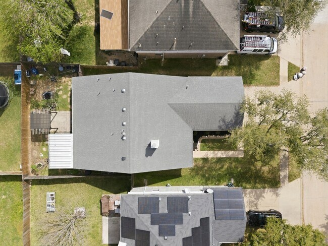 Building Photo - 5726 Westminster Village Dr