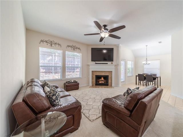 Building Photo - 8574 Robertson Dr