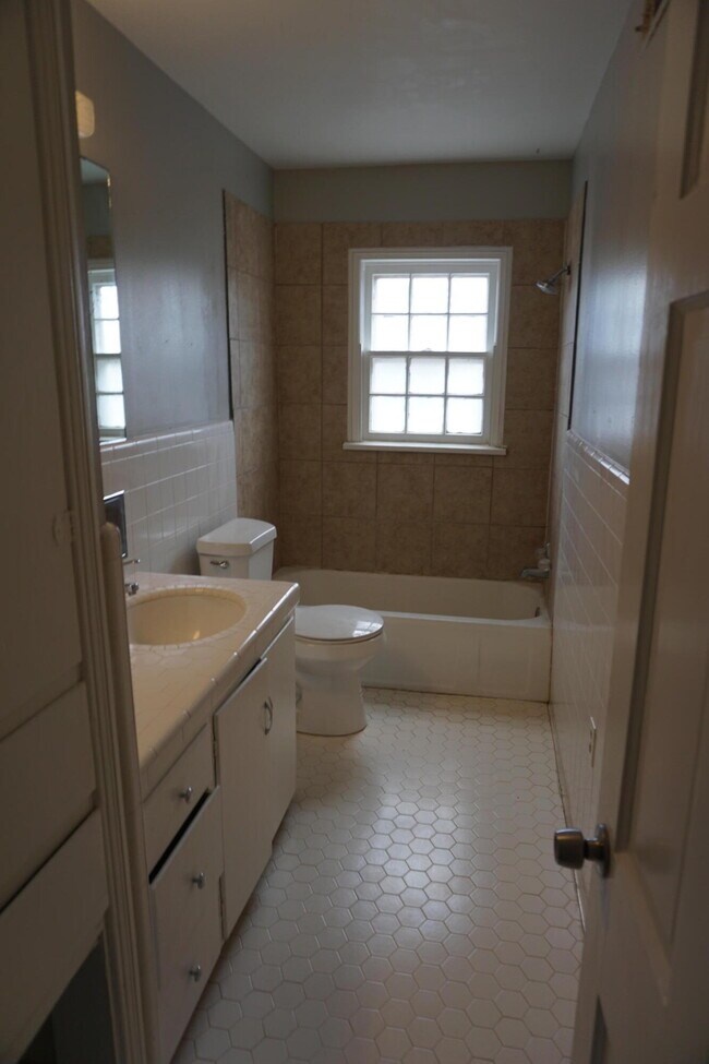 Building Photo - 2312 29th St