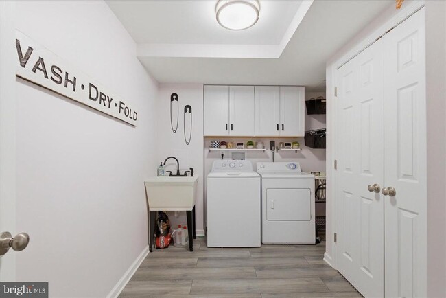 Building Photo - 14229 Oakpointe Dr