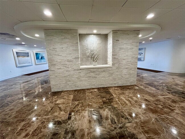 Building Photo - 3800 Galt Ocean Dr