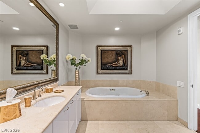 Building Photo - 2777 Paradise Rd