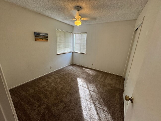 Building Photo - Beautiful 4 Bedroom Home