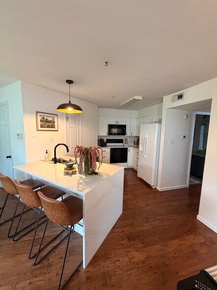 Kitchen - 1609 Forest Springs Ln