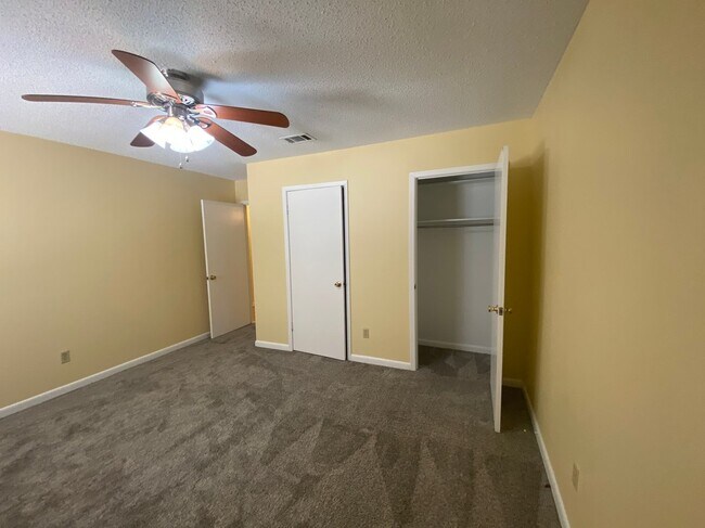 Building Photo - 3235 Auburn Pkwy